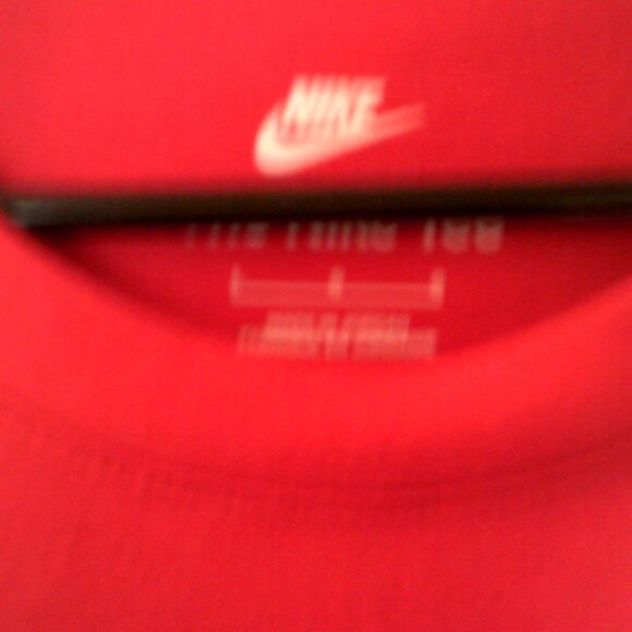 NEW NIKE SPORTSWEAR "Club Embroidered Tee" MEN'S RED WHITE T-SHIRT L AR4997-657 - Picture 4 of 6